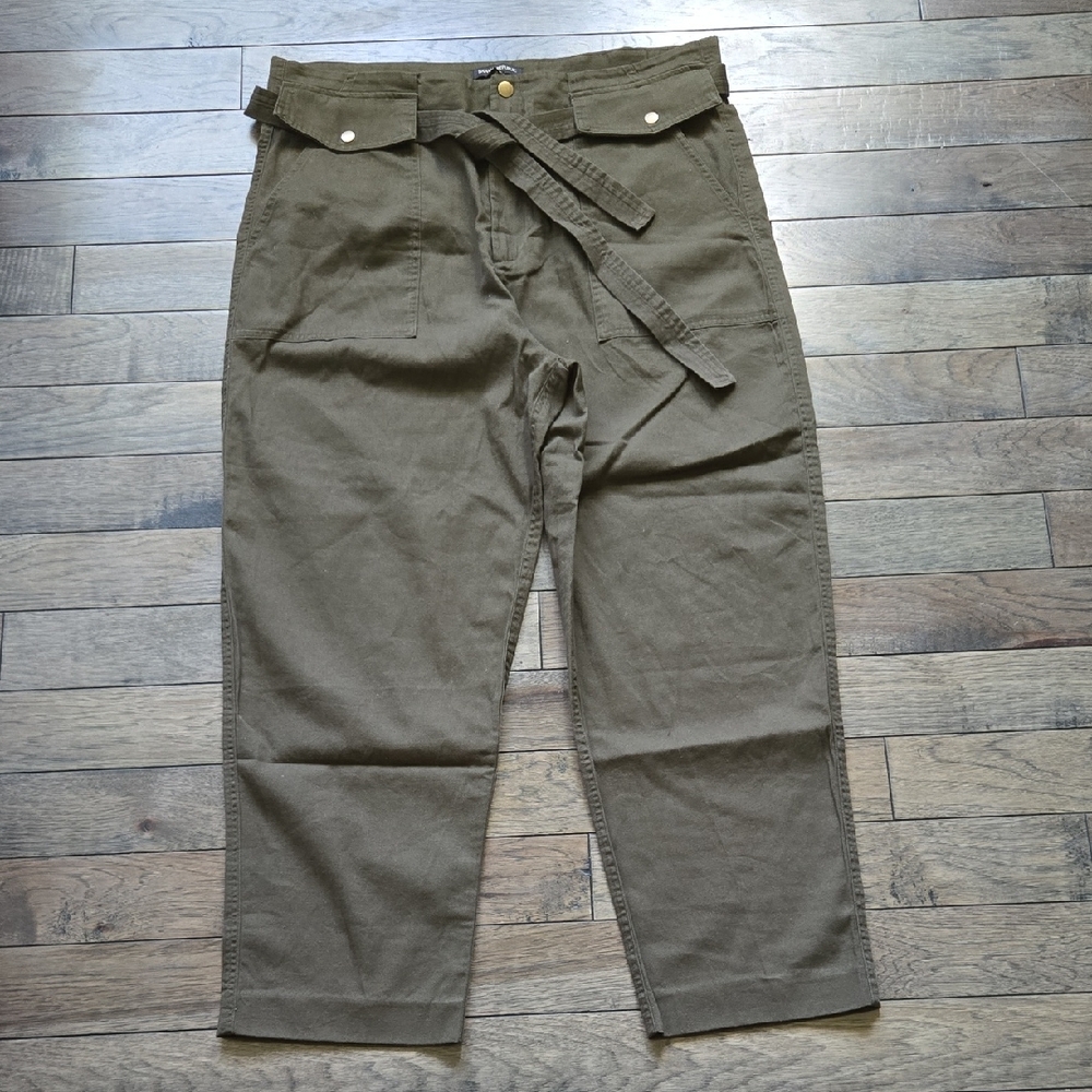 Banana Republic Green Chinos with Relaxed Fit. Women's Size 18